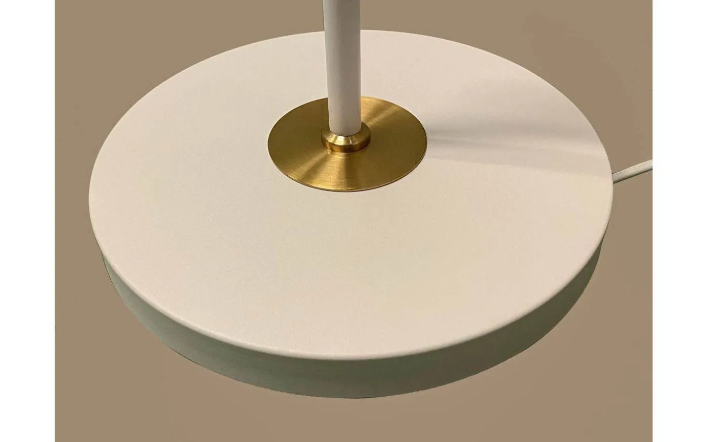 Birka Golvlampa 155cm Vit/Mässing