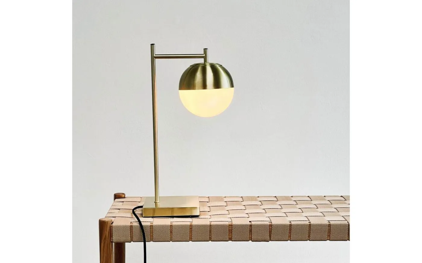 Caen Bordslampa 45cm Opal/Mässing
