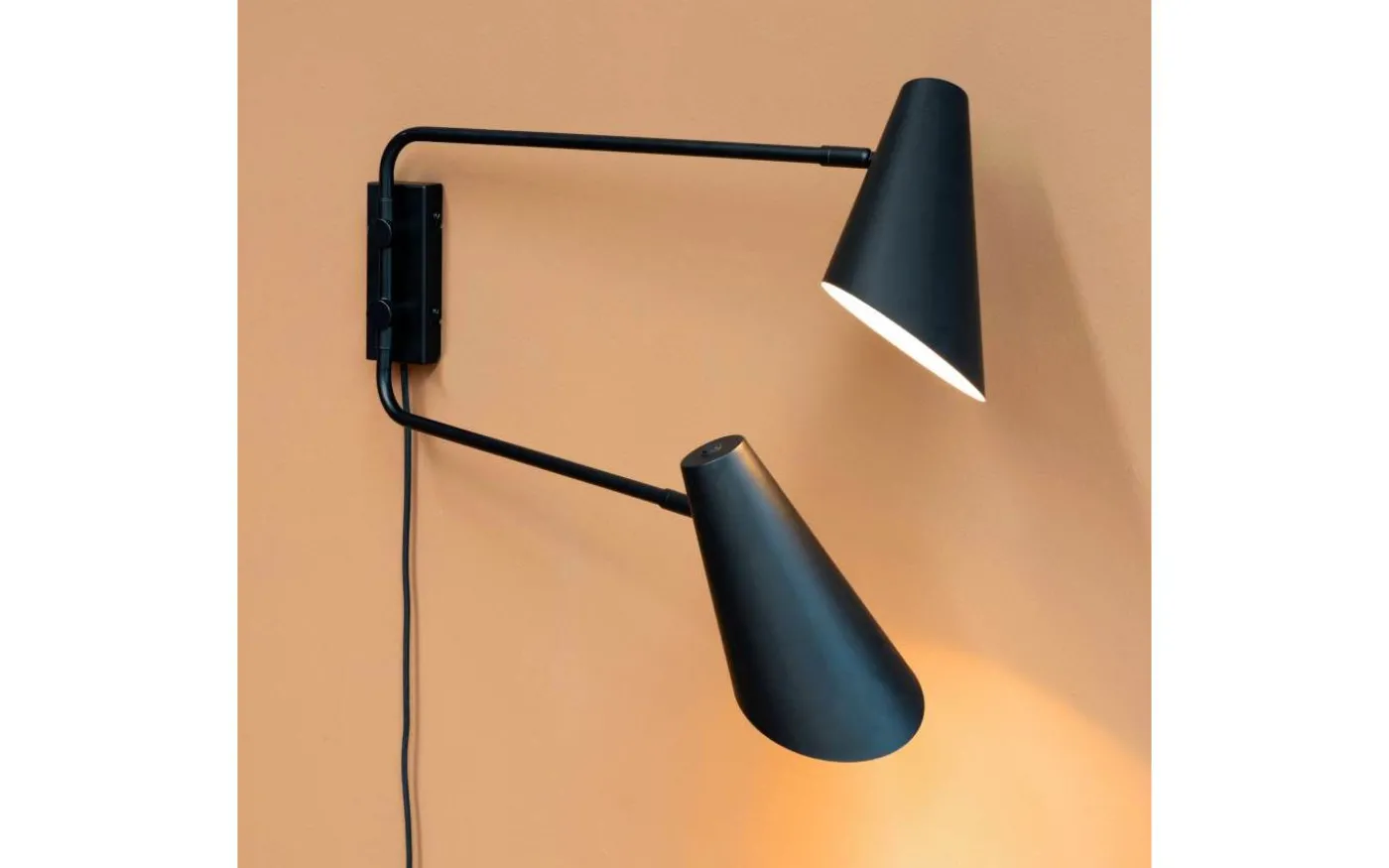 Cale Vägglampa Svart med 2 Stavar
