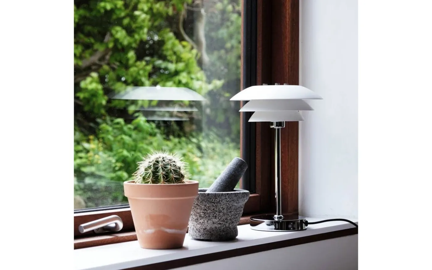 DL20 Bordslampa 30cm Vit/Krom