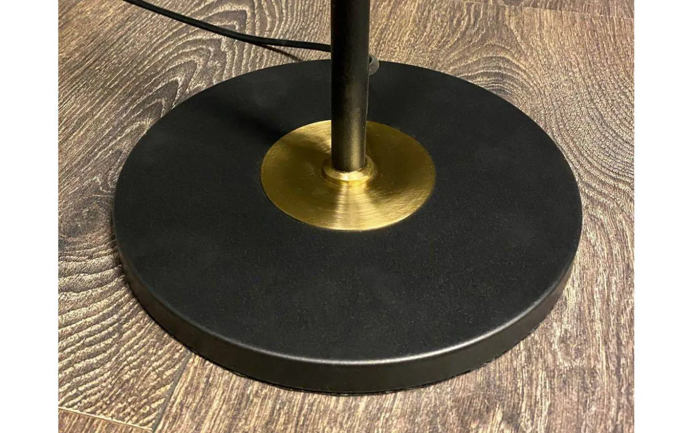 Ljusdal Golvfot 140cm 1L Svart/Matt Mässing Ex. Lampskärm