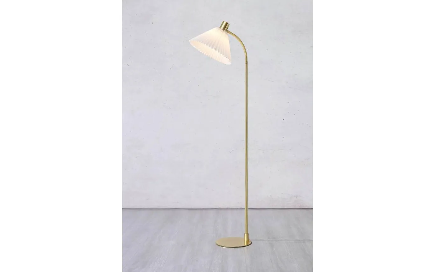 Mira Golvlampa 145cm Borstad Mässing/Vit