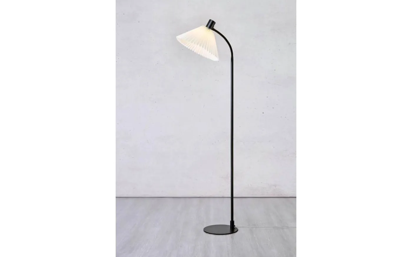 Mira Golvlampa 145cm Svart/Offwhite