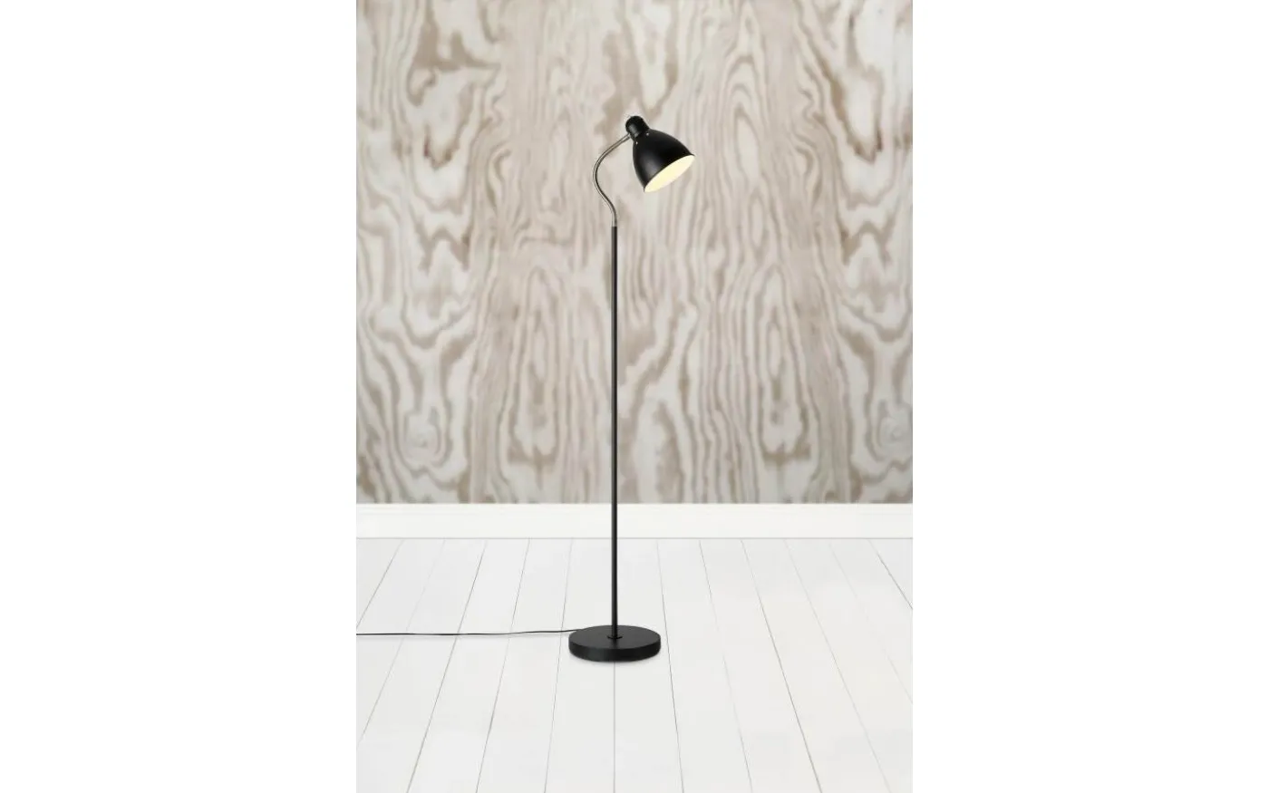 Nitta Golvlampa 145cm Svart