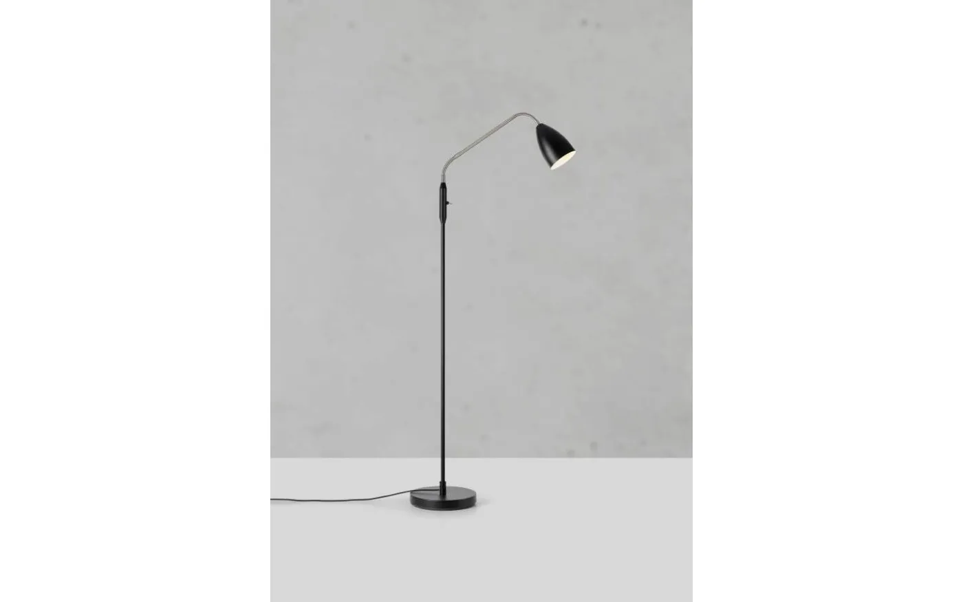 Patro Golvlampa LED 3-Steg-DIM 140cm Svart