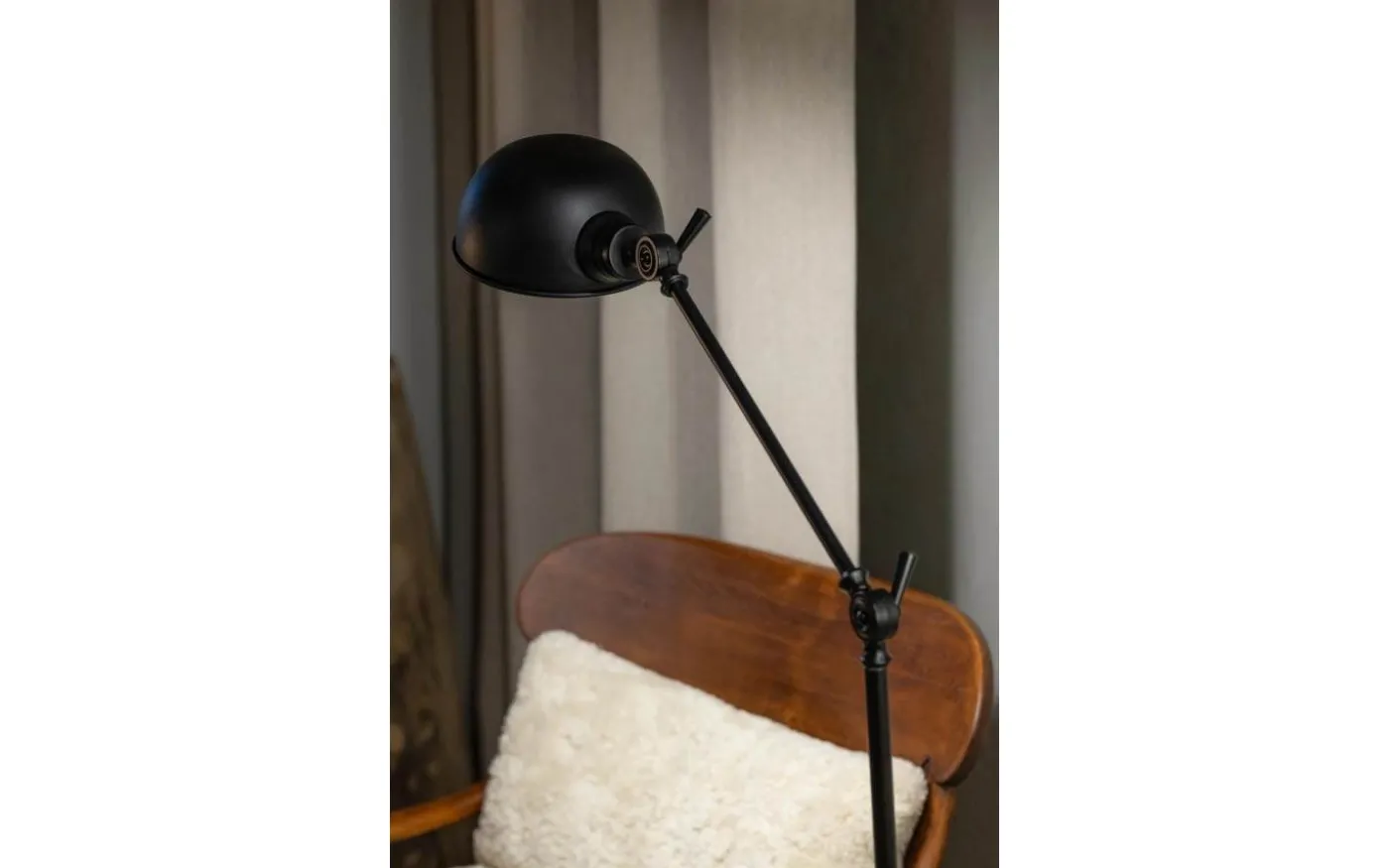 Portland Golvlampa 143cm Svart