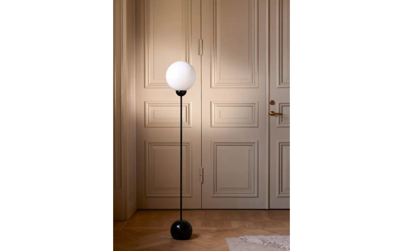 Ripley Golvlampa 144cm Svart