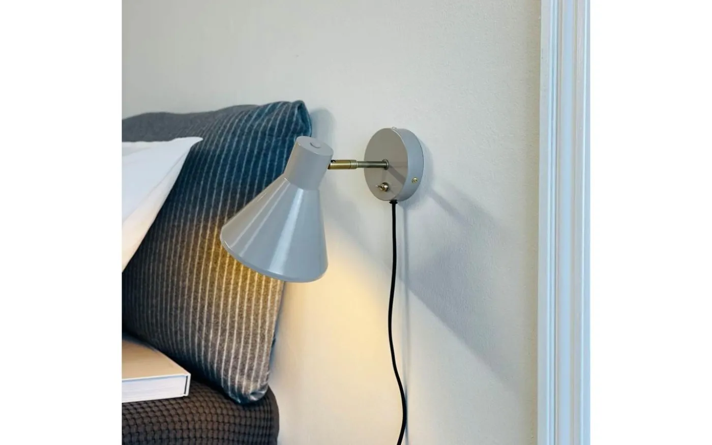 Sleep Vägglampa Blank Beige/Antikmässing