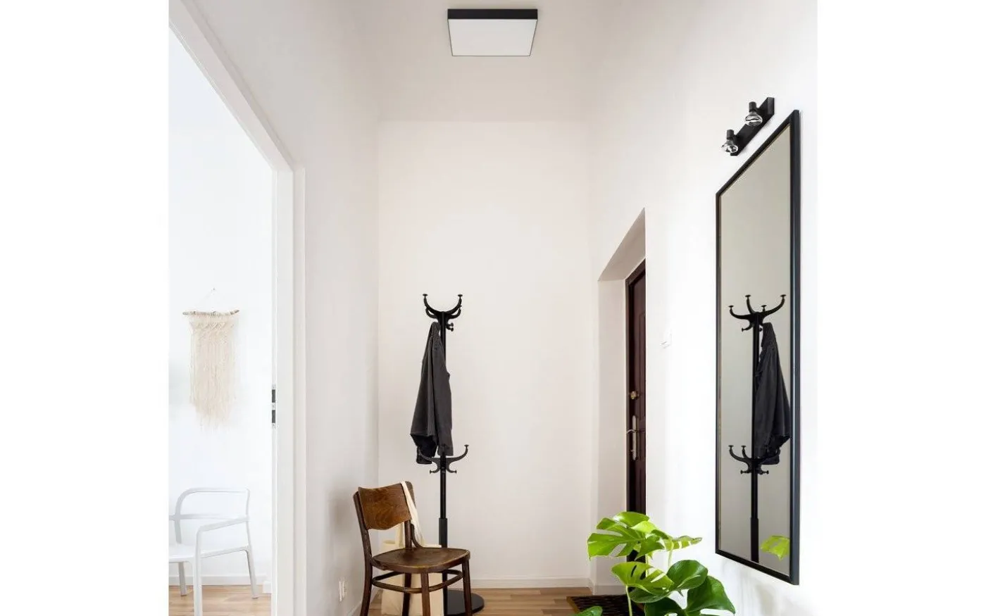 Trica III Vägglampa 2L Svart