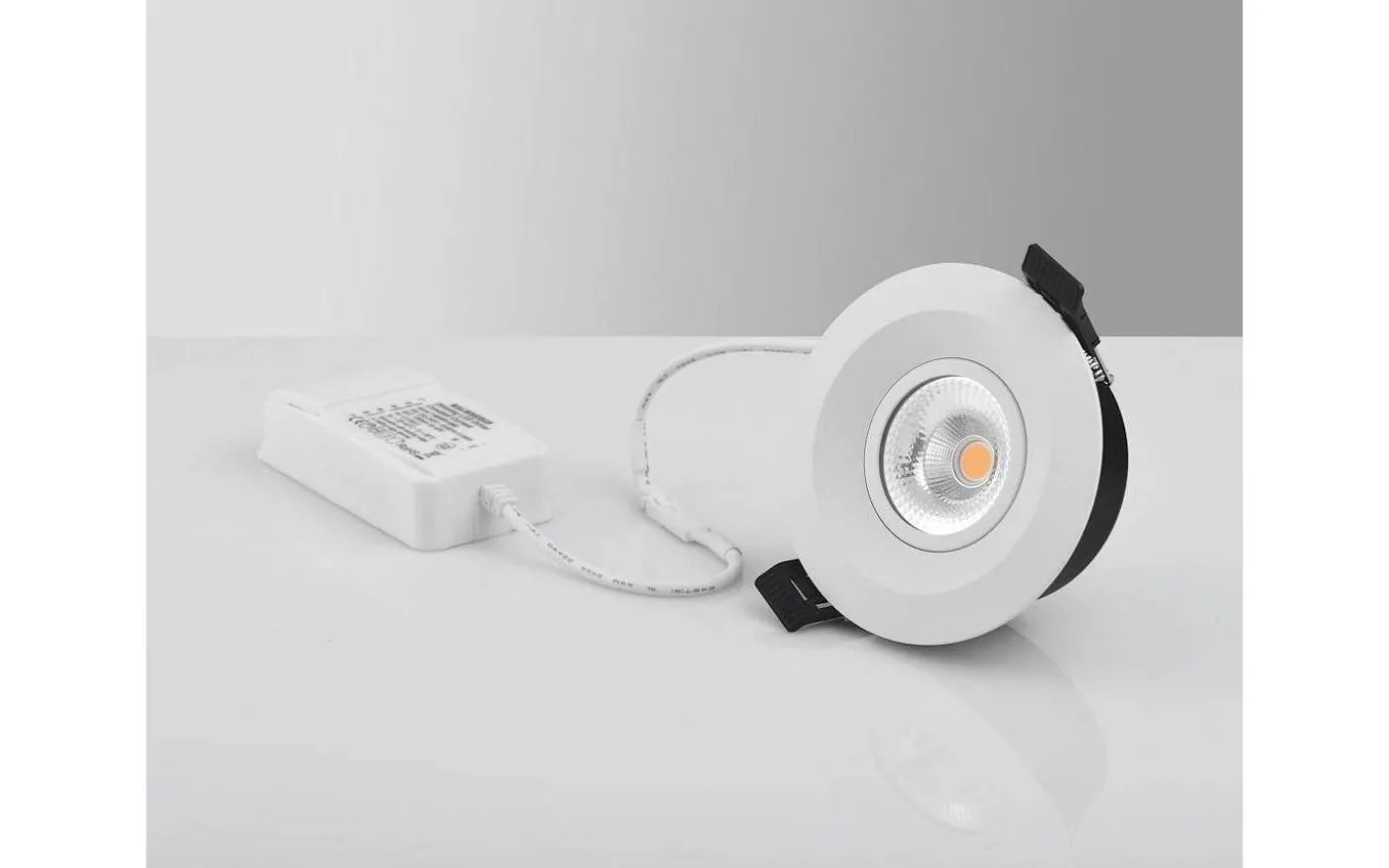 230V LED Spotlight 3000K 450lm 5W(35W), 10års Garanti