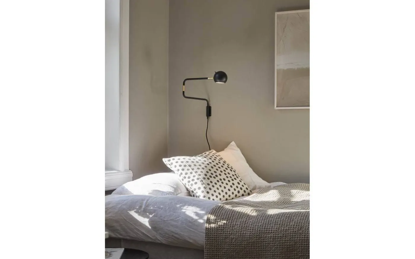 Yes Vägglampa 62cm Svart