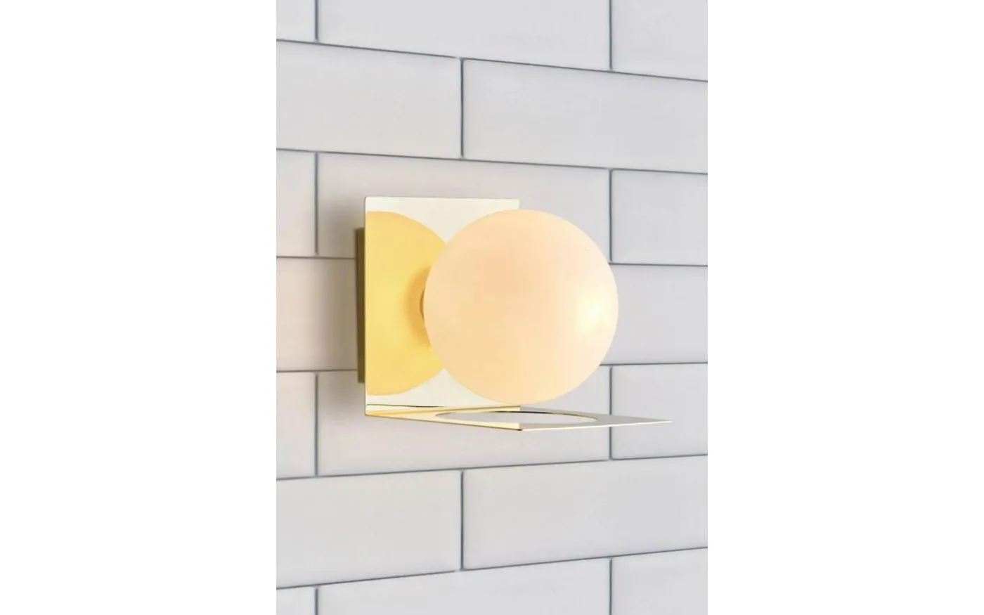Zenit Vägglampa 1L Mässing/Opal IP44